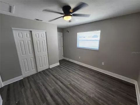 Bedroom - 1211 62nd Ave E, Bradenton, FL 34203 photo 9 of 27