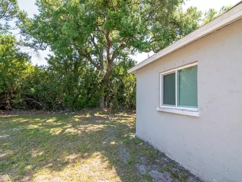 Exterior - 1211 62nd Ave E, Bradenton, FL 34203 photo 3 of 5