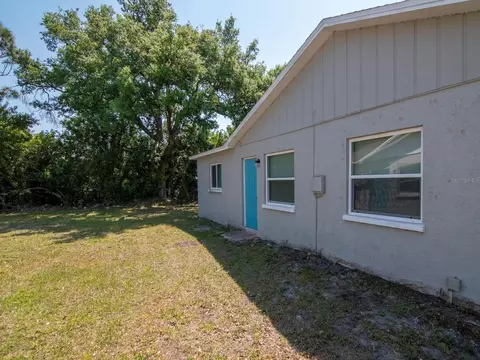 Exterior - 1211 62nd Ave E, Bradenton, FL 34203 photo 4 of 5