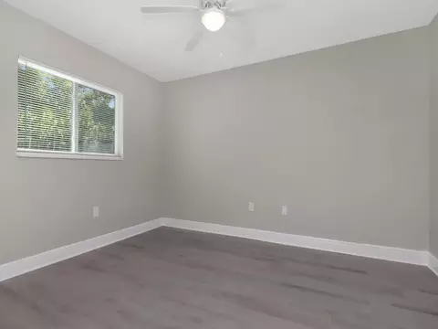 Bedroom - 1211 62nd Ave E, Bradenton, FL 34203 photo 24 of 27