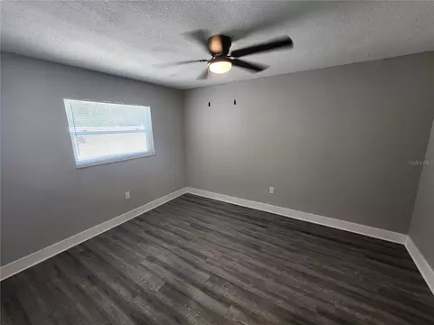 Bedroom - 1211 62nd Ave E, Bradenton, FL 34203 photo 13 of 27