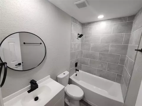 Bath - 1211 62nd Ave E, Bradenton, FL 34203 photo 9 of 15
