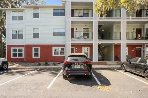 2360 SW Archer Rd #504, Gainesville, FL 32608