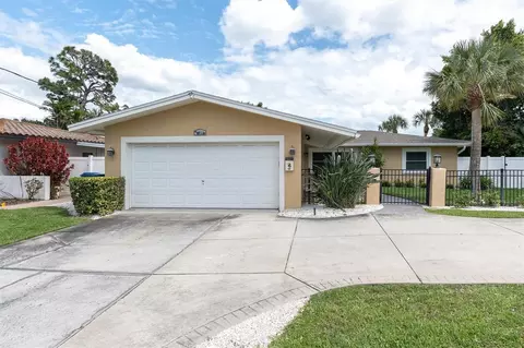 4801 Shore Acres Blvd NE, Saint Petersburg, FL 33703
