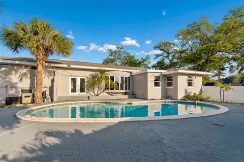 Exterior - 125 Harbor Bluff Dr, Largo, FL 33770 photo 12 of 18