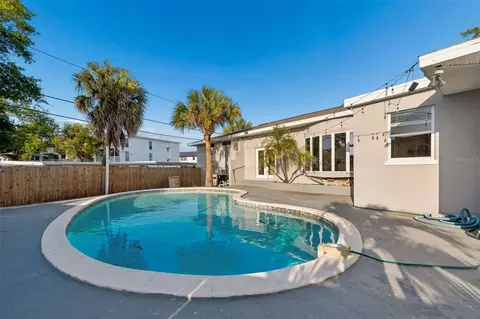 Exterior - 125 Harbor Bluff Dr, Largo, FL 33770 photo 13 of 18
