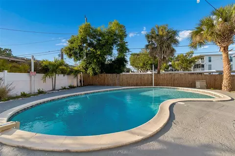 Exterior - 125 Harbor Bluff Dr, Largo, FL 33770 photo 14 of 18