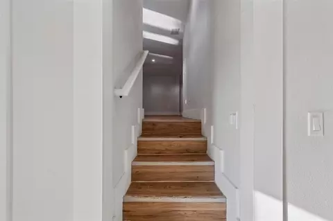 Entry Way - 125 Harbor Bluff Dr, Largo, FL 33770 photo 5 of 6