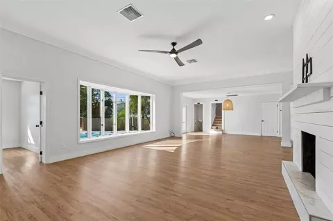 Living - 125 Harbor Bluff Dr, Largo, FL 33770 photo 1 of 12