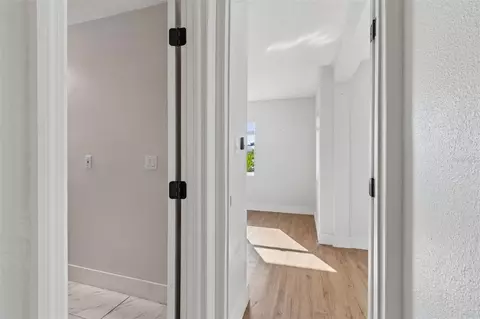 Entry Way - 125 Harbor Bluff Dr, Largo, FL 33770 photo 3 of 6