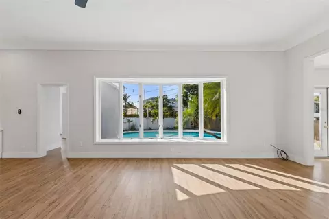 Living - 125 Harbor Bluff Dr, Largo, FL 33770 photo 5 of 12