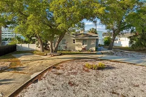 Exterior - 125 Harbor Bluff Dr, Largo, FL 33770 photo 16 of 18