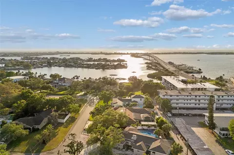 View/Area - 125 Harbor Bluff Dr, Largo, FL 33770 photo 5 of 14