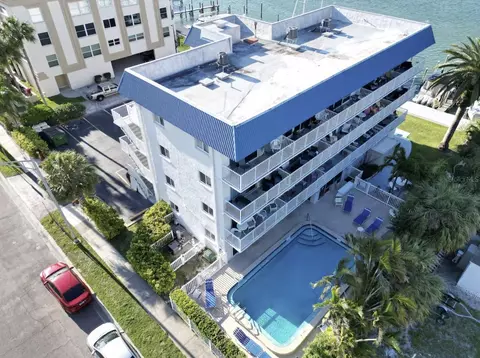 800 Bayway Blvd #28, Clearwater Beach, FL 33767