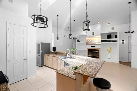 Kitchen - 6702 Josie Dr, Seffner, FL 33584 photo 4 of 10