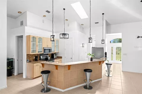 Kitchen - 6702 Josie Dr, Seffner, FL 33584 photo 2 of 10