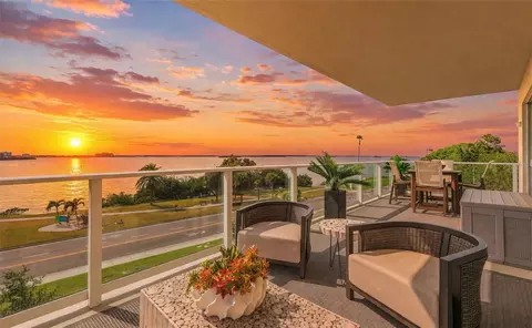 1020 Sunset Point Rd #303, Clearwater, FL 33755