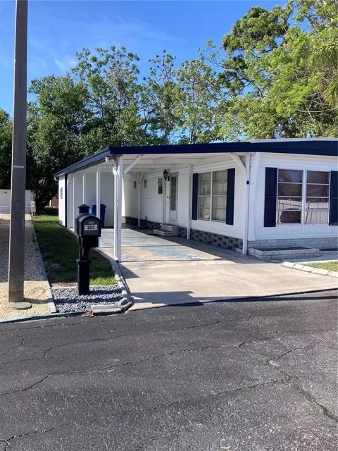 3212 W Tiki Dr, Holiday, FL 34691