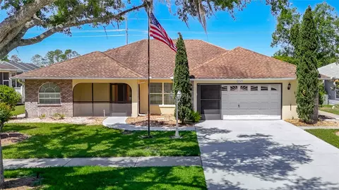 6645 Northlake Dr, Zephyrhills, FL 33542