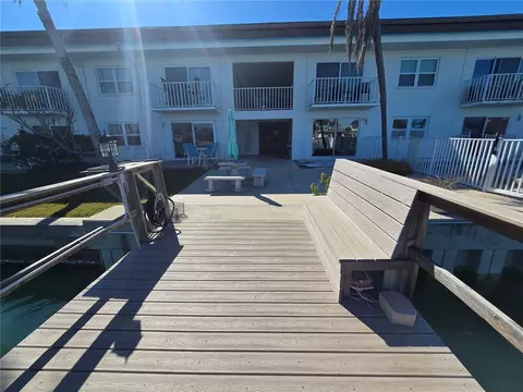 11655 3rd St E #8, Treasure Island, FL 33706