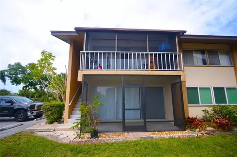 2938 Clark Rd #103, Sarasota, FL 34231
