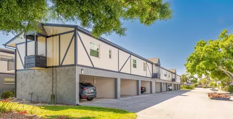 1147 King Arthur Ct #204, Dunedin, FL 34698