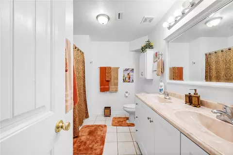 Bath - 7347 Packingham Dr, Webster, FL 33597 photo 1 of 5
