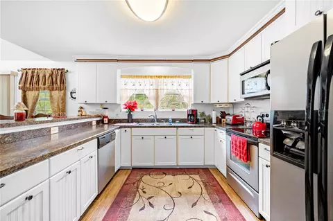 Kitchen - 7347 Packingham Dr, Webster, FL 33597 photo 2 of 4