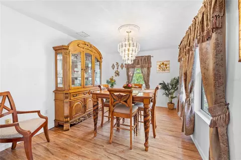 Dining - 7347 Packingham Dr, Webster, FL 33597 photo 4 of 8