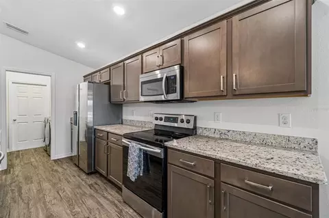 Kitchen - 11619 Stone Pine St, Riverview, FL 33569 photo 4 of 5