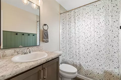 Bath - 11619 Stone Pine St, Riverview, FL 33569 photo 5 of 7