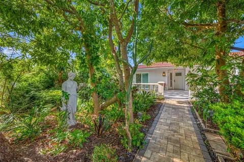 1764 Linwood Cir, Clearwater, FL 33755