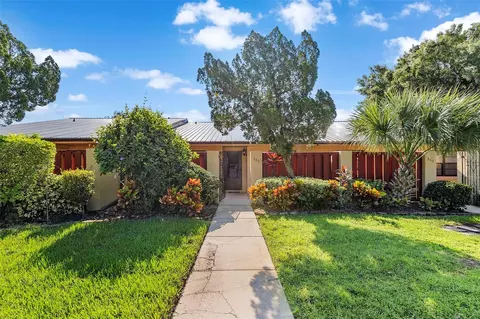 665 Broadmoor Cir, Winter Haven, FL 33884