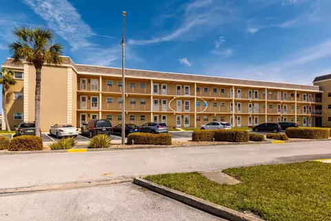 1 S Boca Ciega Point Blvd #204, Saint Petersburg, FL 33708