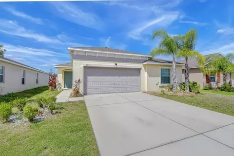 6823 Hazelnut Spice Dr, Sun City Center, FL 33573