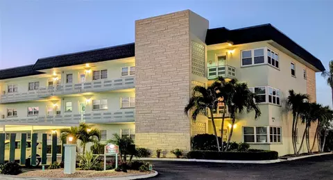 5935 30th Ave S #312, Gulfport, FL 33707