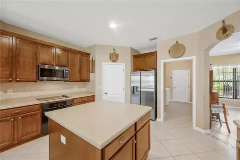 Kitchen - 9313 Lisbon St, Seffner, FL 33584 photo 3 of 6