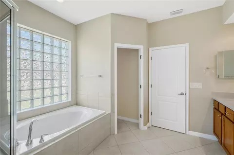 Bath - 9313 Lisbon St, Seffner, FL 33584 photo 3 of 5