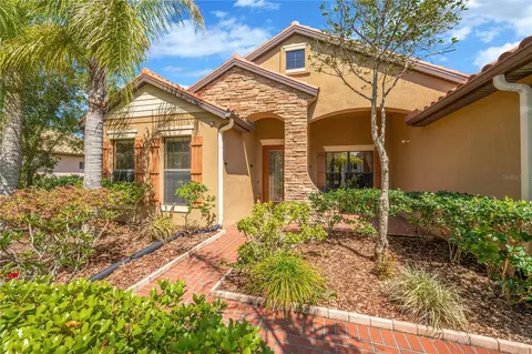 Exterior - 9313 Lisbon St, Seffner, FL 33584 photo 9 of 13