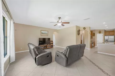 Living - 9313 Lisbon St, Seffner, FL 33584 photo 3 of 5