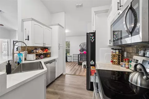 Kitchen - 12916 Ithaca Ave, Hudson, FL 34667 photo 2 of 4