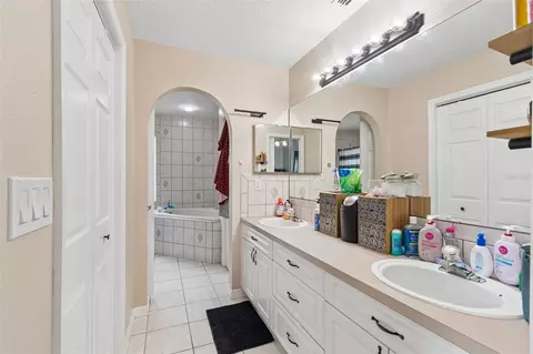 Bath - 12916 Ithaca Ave, Hudson, FL 34667 photo 2 of 3