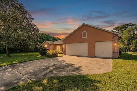 Exterior - 13566 Rudi Loop, Spring Hill, FL 34609 photo 4 of 15