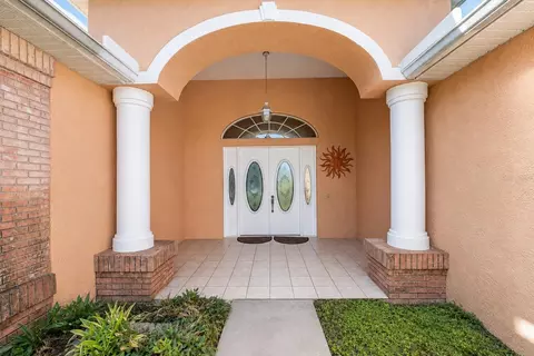 Entry Way - 13566 Rudi Loop, Spring Hill, FL 34609 photo 1 of 3