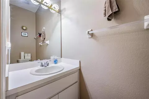 Bath - 13566 Rudi Loop, Spring Hill, FL 34609 photo 7 of 7