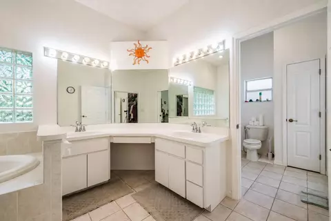 Bath - 13566 Rudi Loop, Spring Hill, FL 34609 photo 2 of 7
