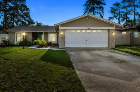 3708 Sand Pebble Dr, Valrico, FL 33596