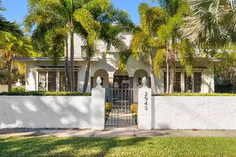 2943 W Bayshore Ct, Tampa, FL 33611