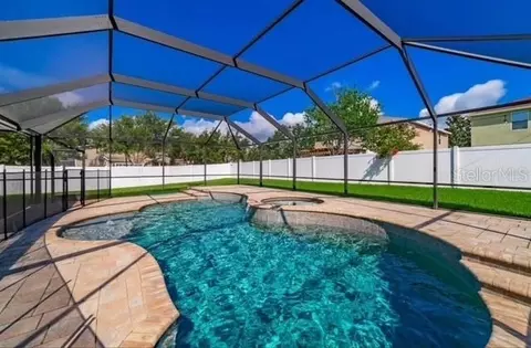 Exterior - 2863 Maple Brook Loop, Lutz, FL 33558 photo 3 of 5