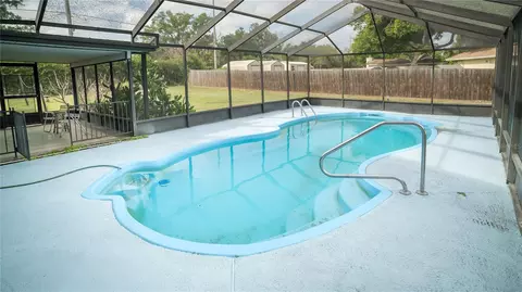 Exterior - 3320 Las Brisas Dr, Riverview, FL 33578 photo 2 of 3